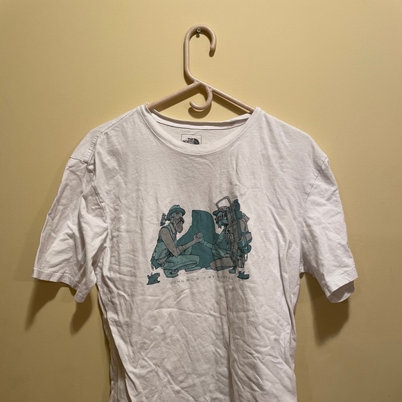 Nice north face shirt - Picture 2 of 2